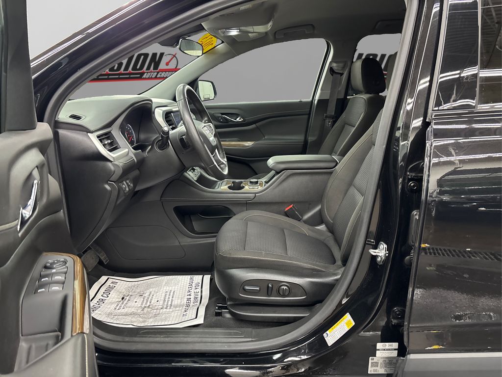 2023 Gmc Acadia SLE photo 9