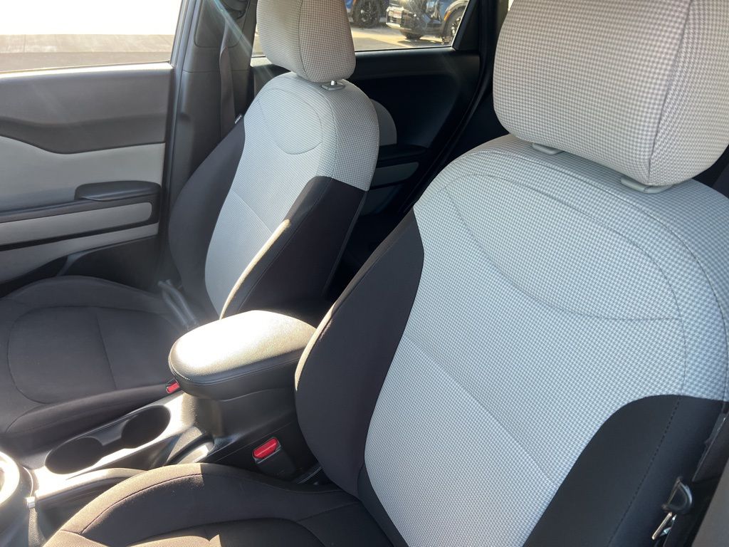 2016 Kia Soul Base photo 3