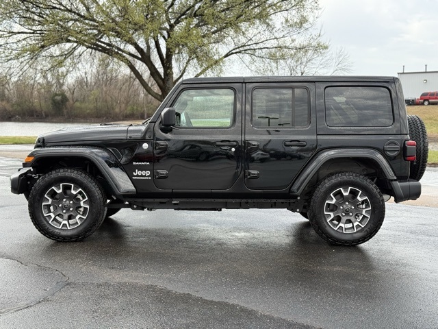 2024 Jeep Wrangler Sahara photo 4