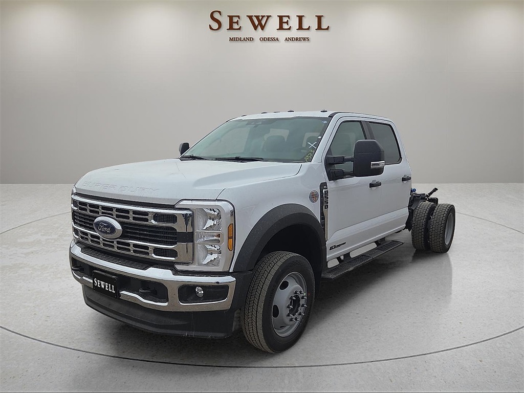 2026 Ford F-550 Super Duty Chassis Cab XL's photo
