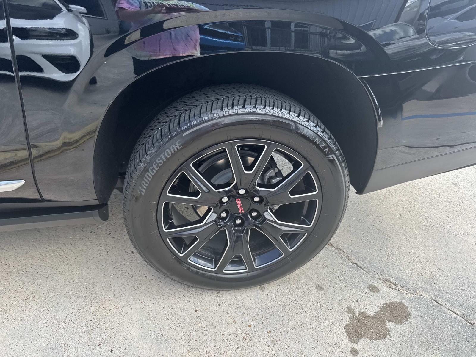 2025 Gmc Yukon XL Denali photo 3