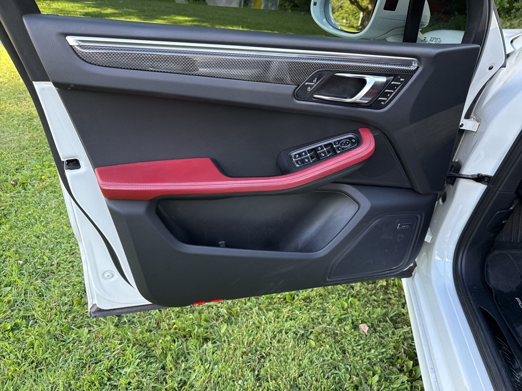 2022 Porsche Macan GTS photo 13