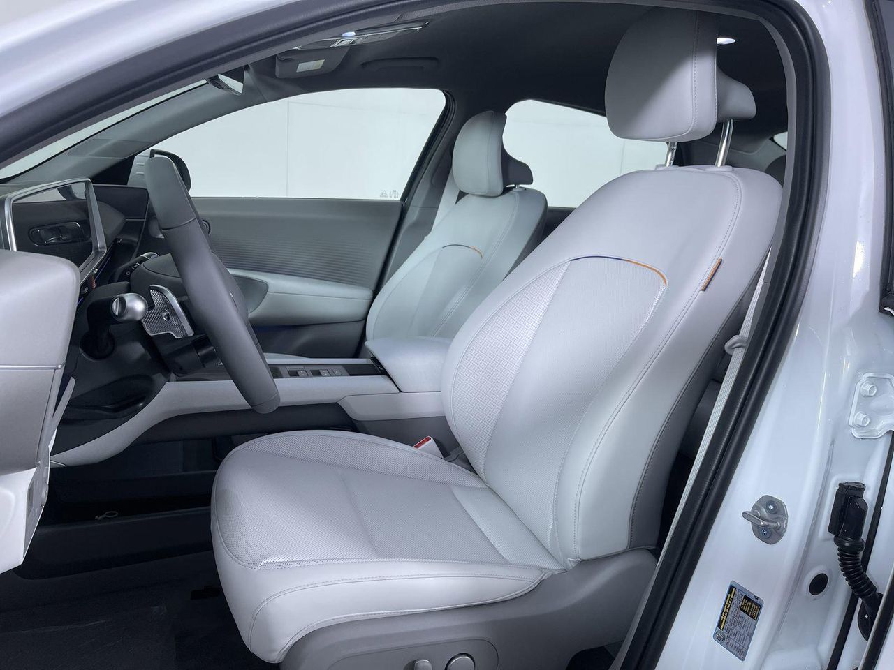 2025 Hyundai Ioniq 6 SEL photo 18