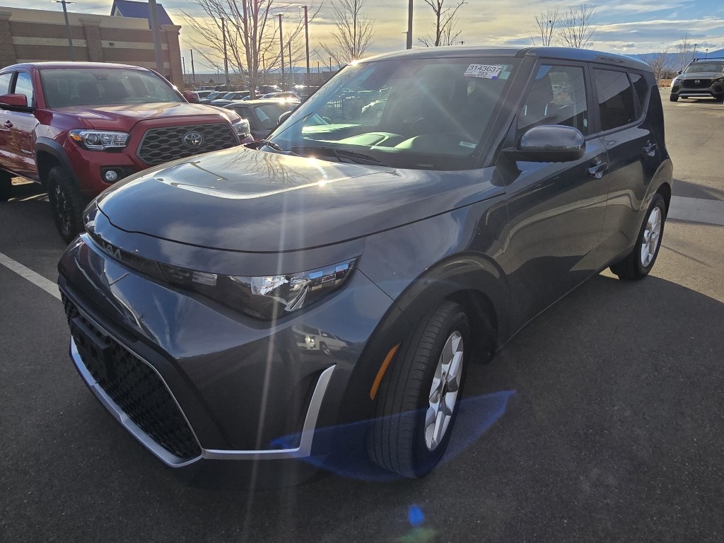 2024 Kia Soul LX's photo