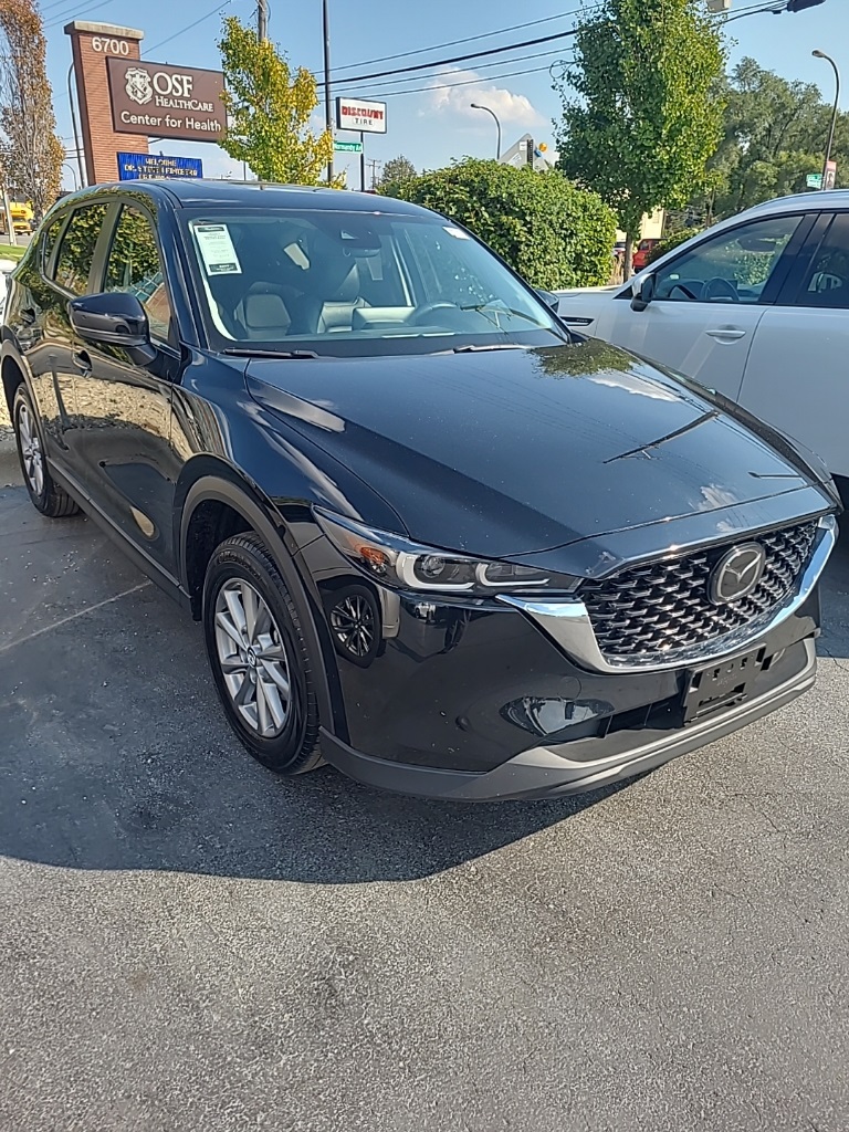 2023 Mazda CX-5 2.5 S Preferred photo 2