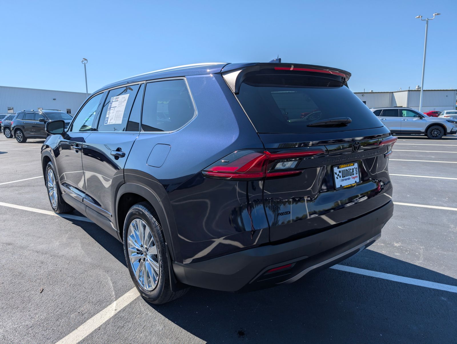 2025 Toyota Grand Highlander Platinum photo 4
