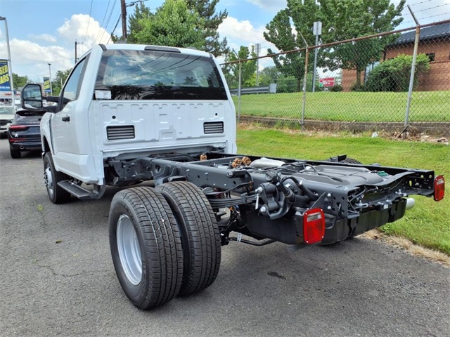 2025 Ford F-350 photo 4