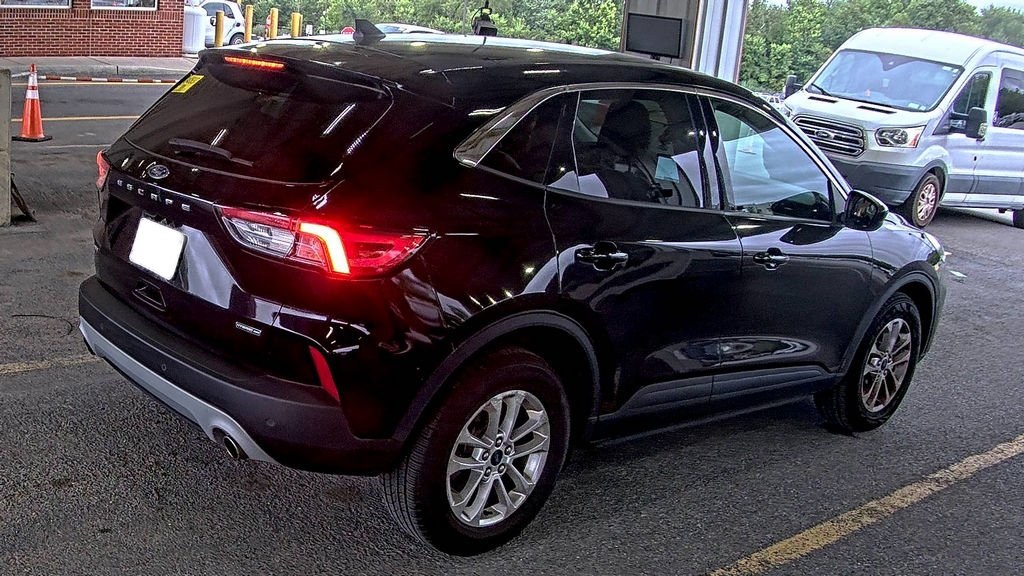 2021 Ford Escape Hybrid SE photo 4