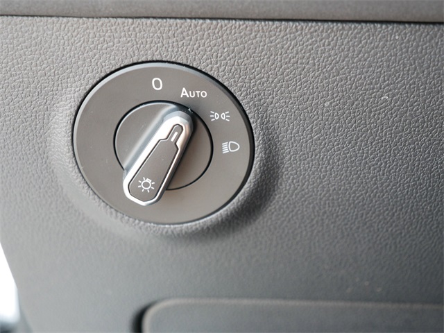 2025 Volkswagen Taos SE photo 23