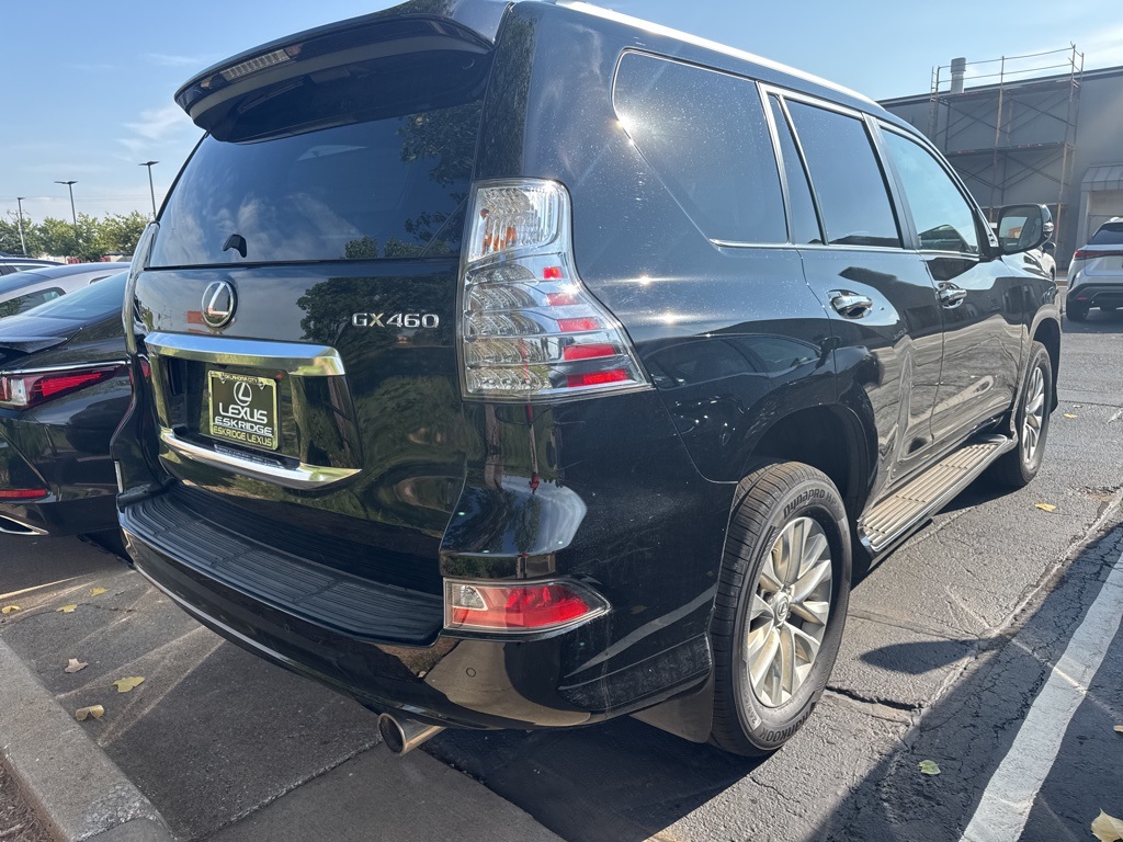 2022 Lexus GX Premium photo 2