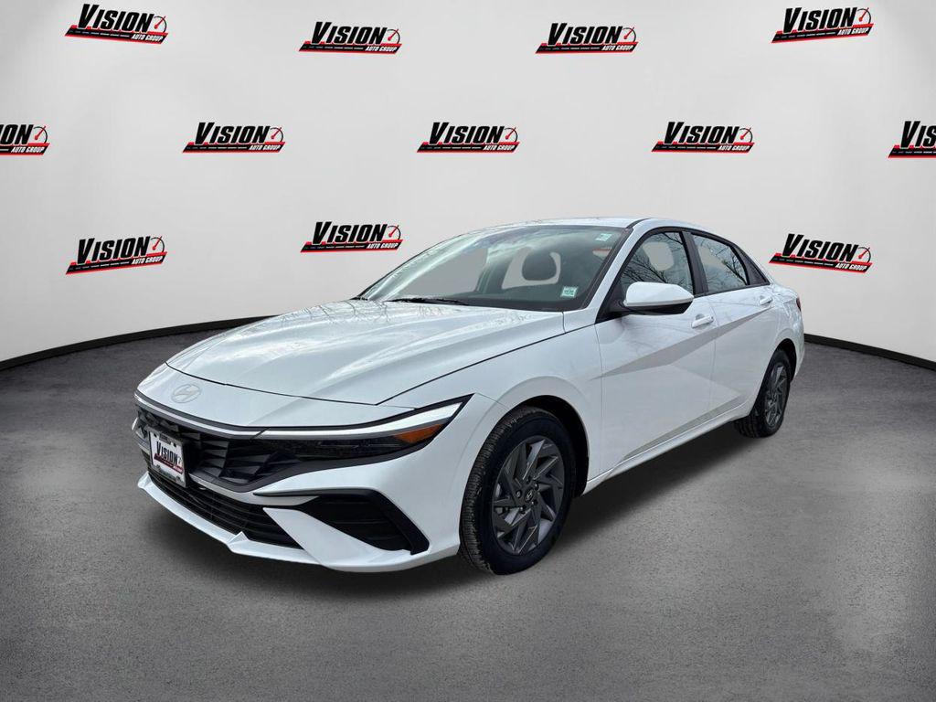 2025 Hyundai Elantra Blue's photo