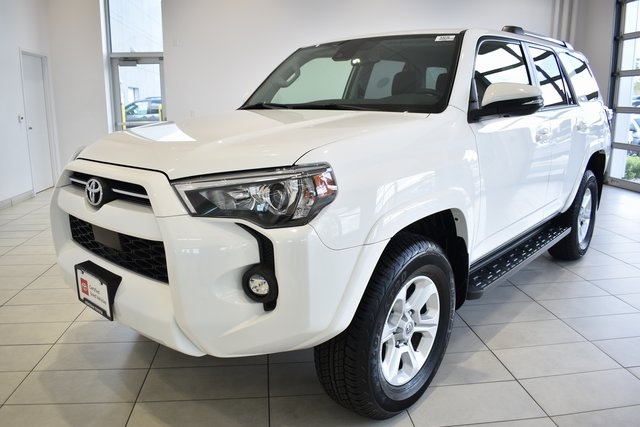 2024 Toyota 4Runner SR5 Premium photo 4