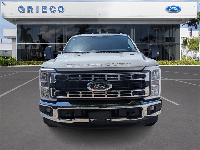 2025 Ford F-350 XL photo 3