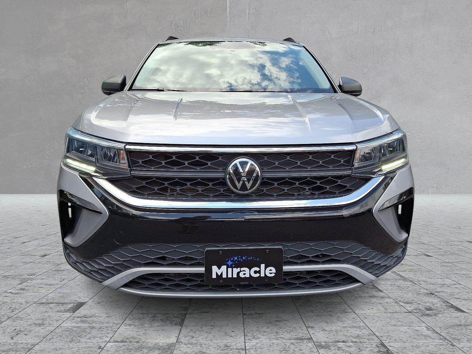 2022 Volkswagen Taos S photo 2
