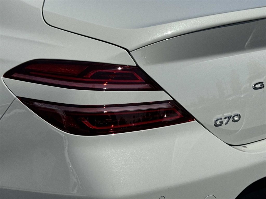 2026 Genesis G70 2.5T Prestige photo 17