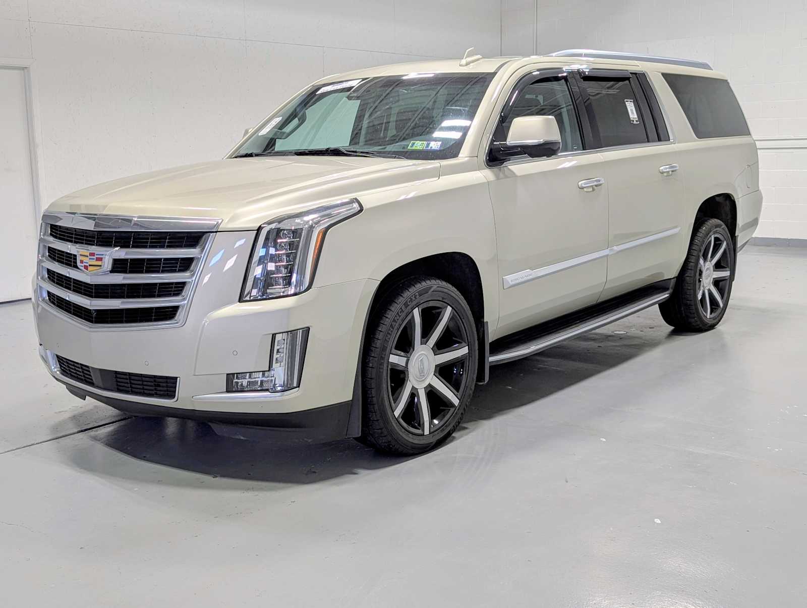 2016 Cadillac Escalade ESV Premium's photo