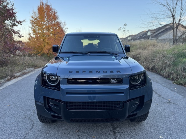 2026 Land Rover Defender 110 S photo 3