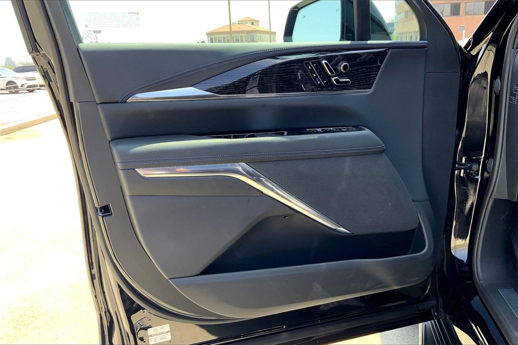2026 Cadillac Escalade IQ Sport photo 10