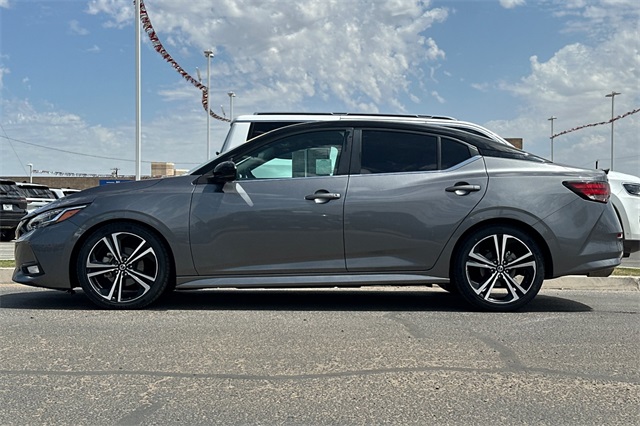 2022 Nissan Sentra SR photo 10