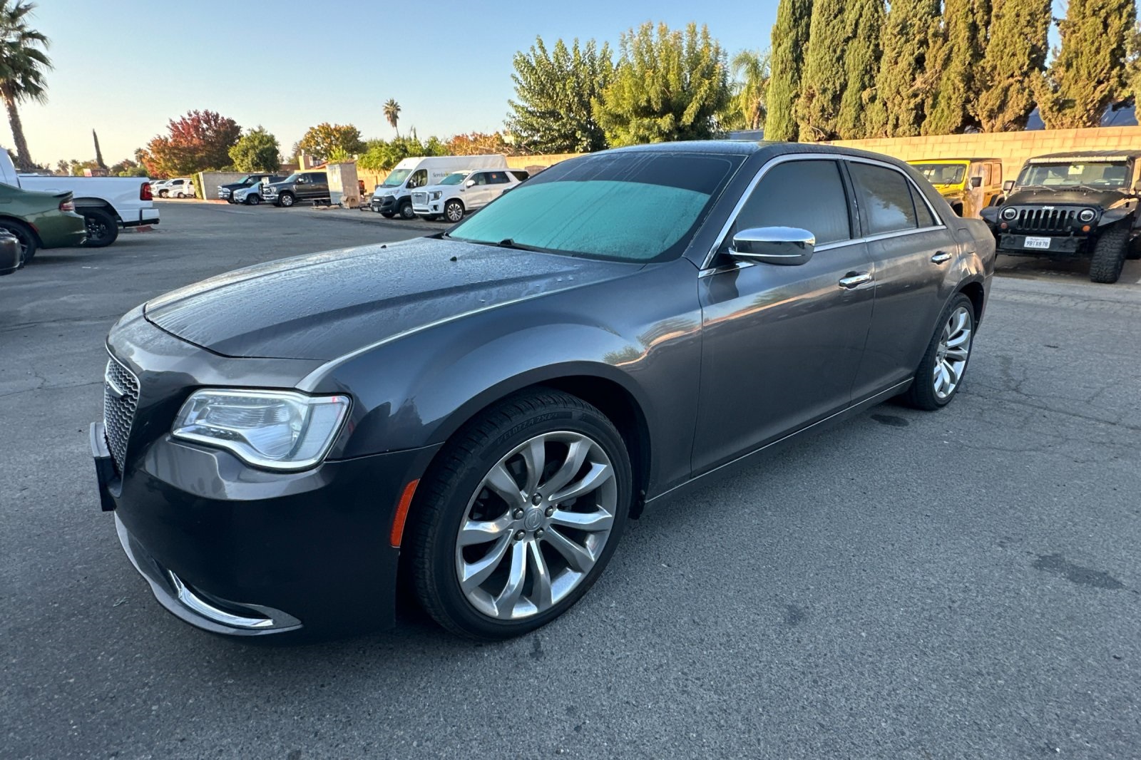 2020 Chrysler 300 Limited photo 2