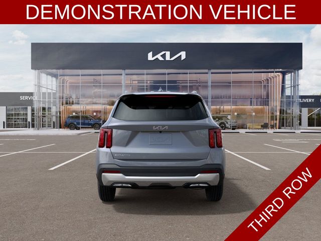 2025 Kia Sorento S photo 3
