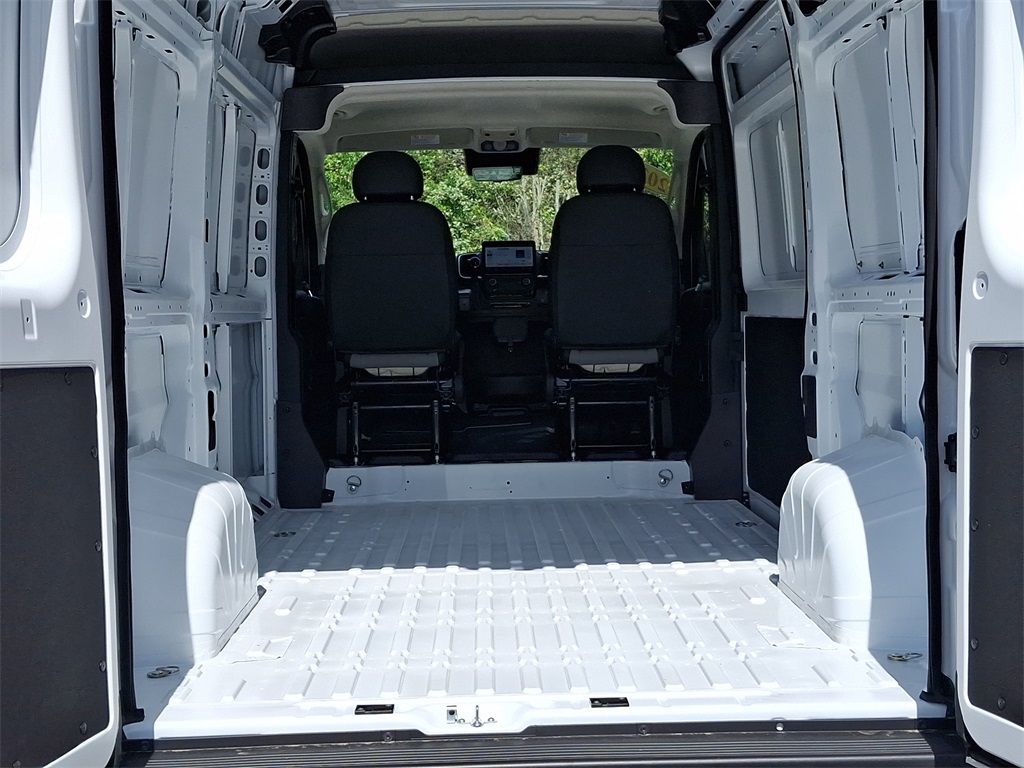 2025 Ram ProMaster 1500 SLT Cargo Van High Roof photo 8