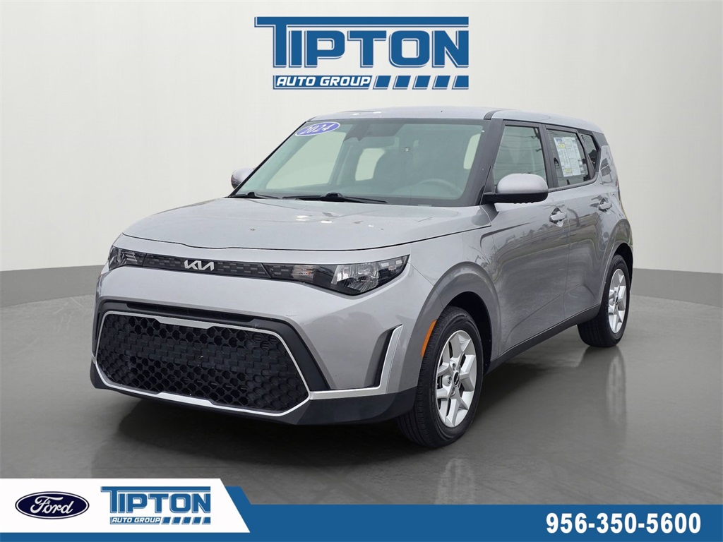 2024 Kia Soul LX's photo