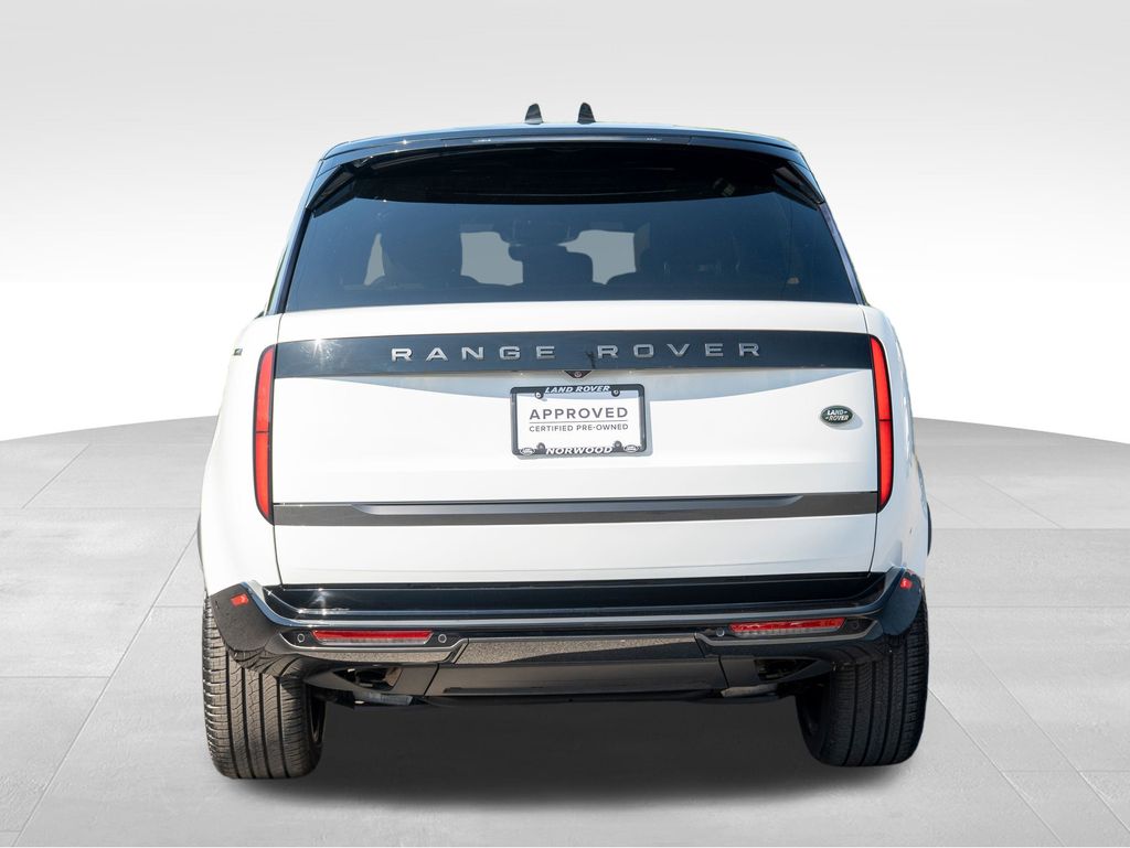 2023 Land Rover Range Rover SE photo 4