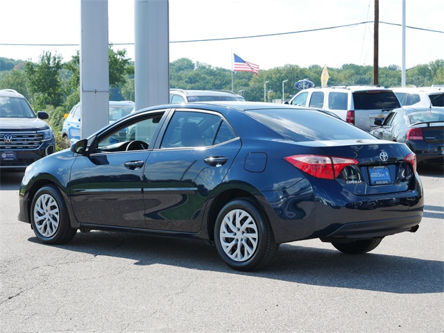 2019 Toyota Corolla LE photo 5