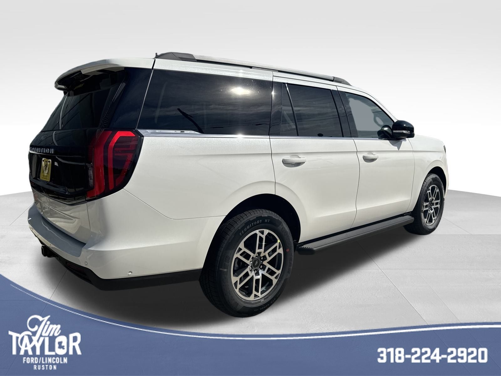 2025 Ford Expedition photo 3