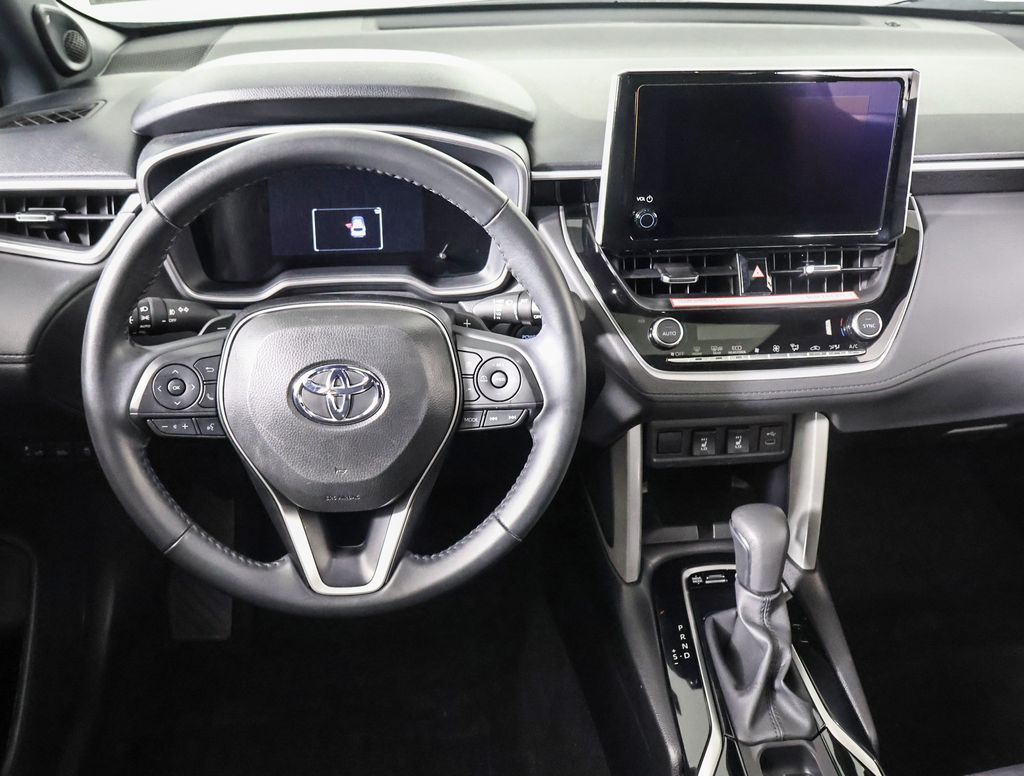2024 Toyota Corolla Cross Hybrid XSE photo 11