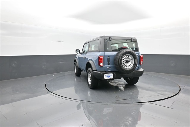 2025 Ford Bronco Base photo 2