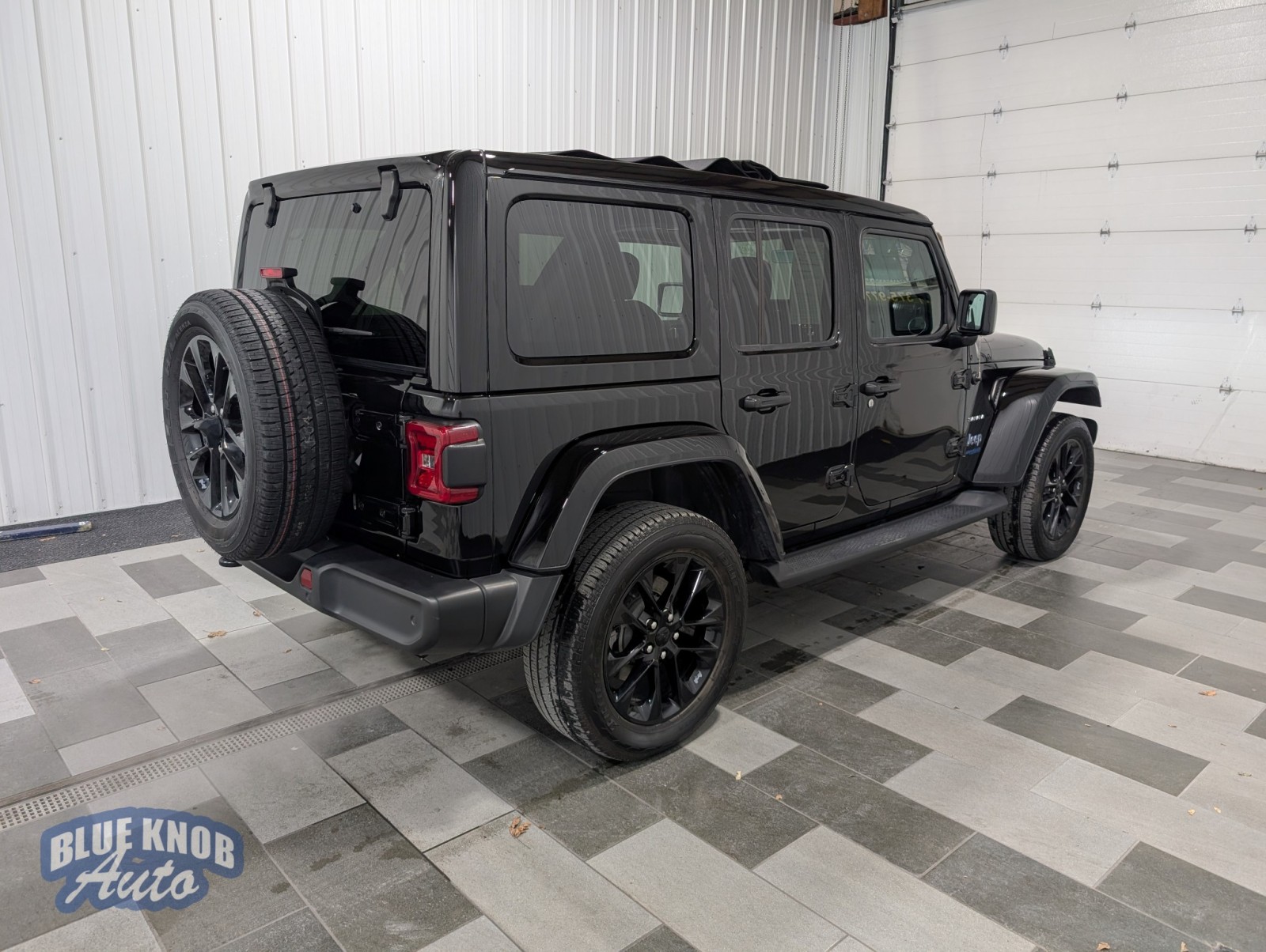 2021 Jeep Wrangler 4xe Unlimited Sahara photo 4