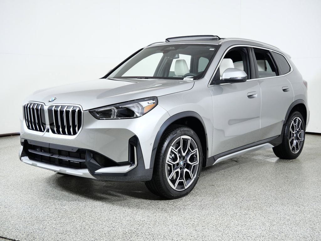 2026 BMW X1 28i's photo