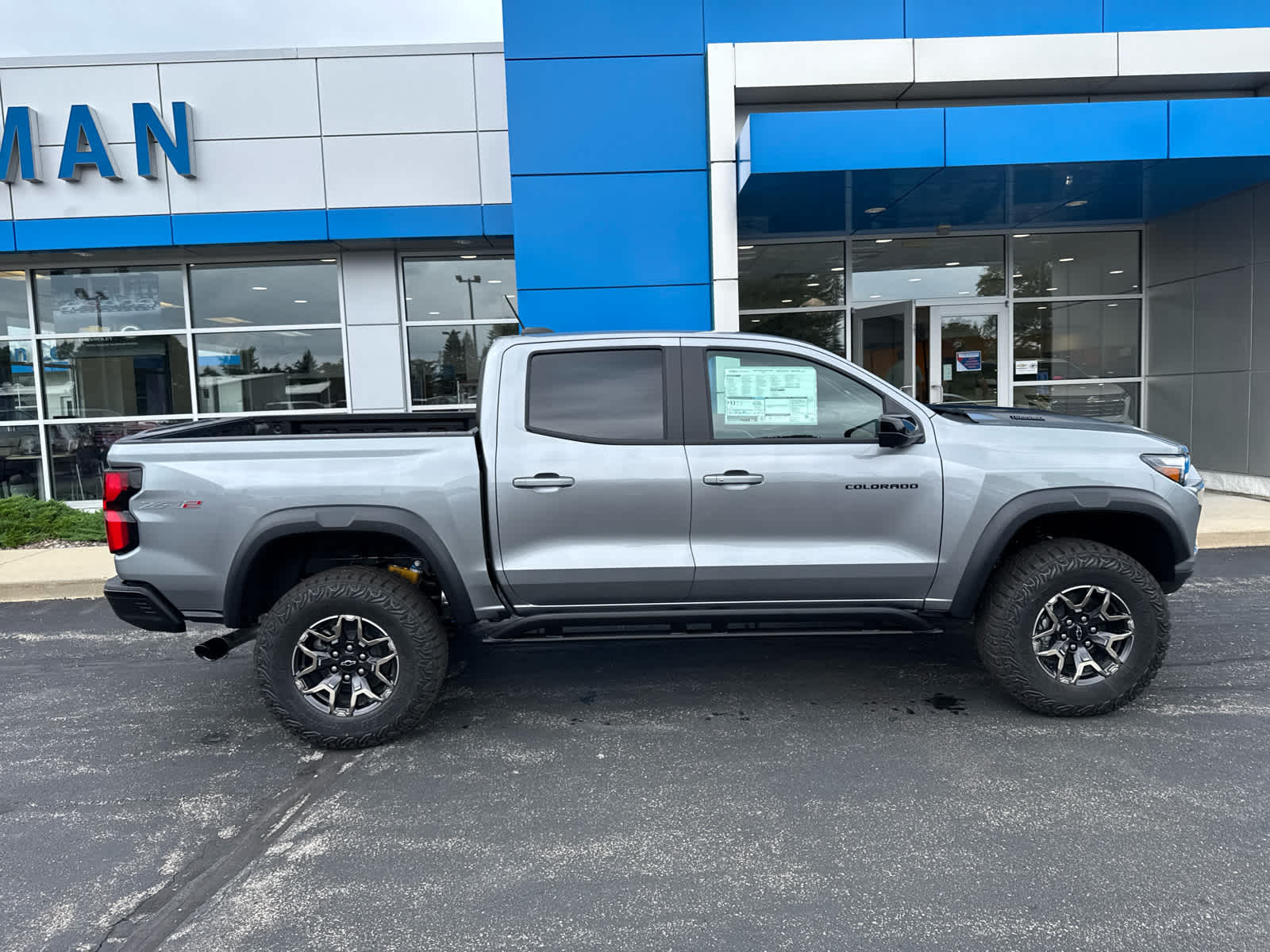 2025 Chevrolet Colorado ZR2 photo 3