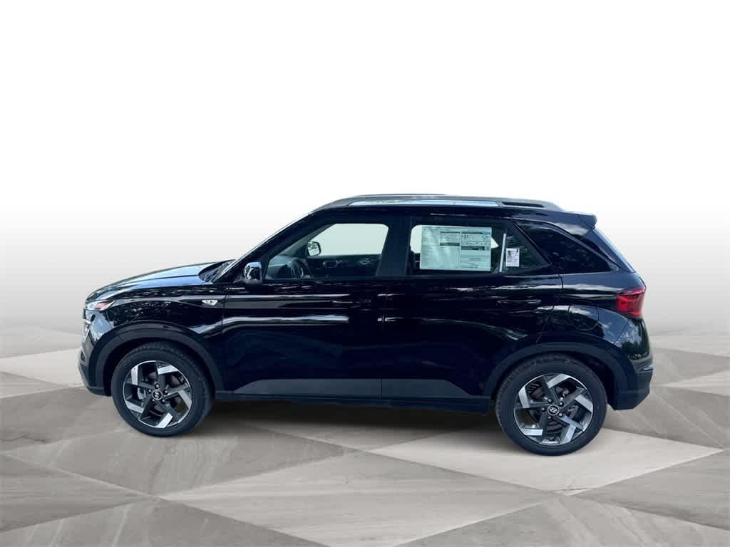 2025 Hyundai Venue SEL photo 2