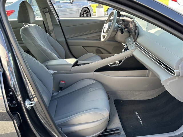 2023 Hyundai Elantra SEL Convenience photo 13