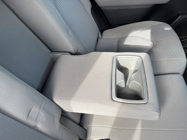 2022 Toyota Highlander LE photo 31
