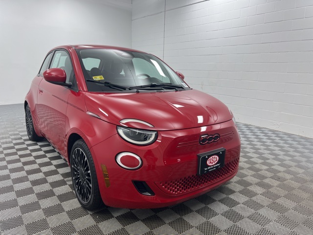 2024 FIAT 500e Base