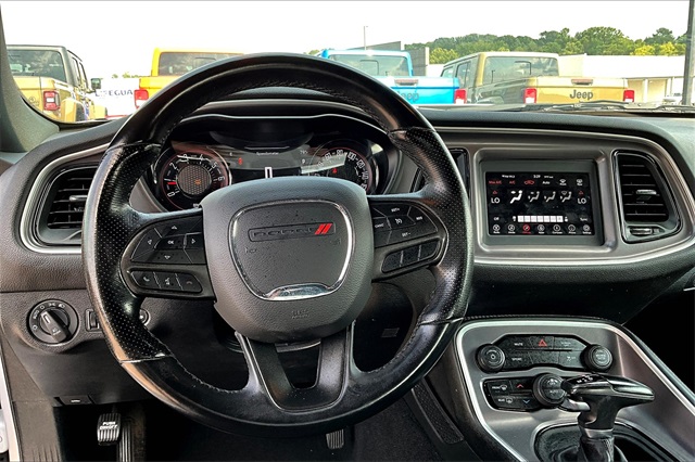 2022 Dodge Challenger SXT photo 6
