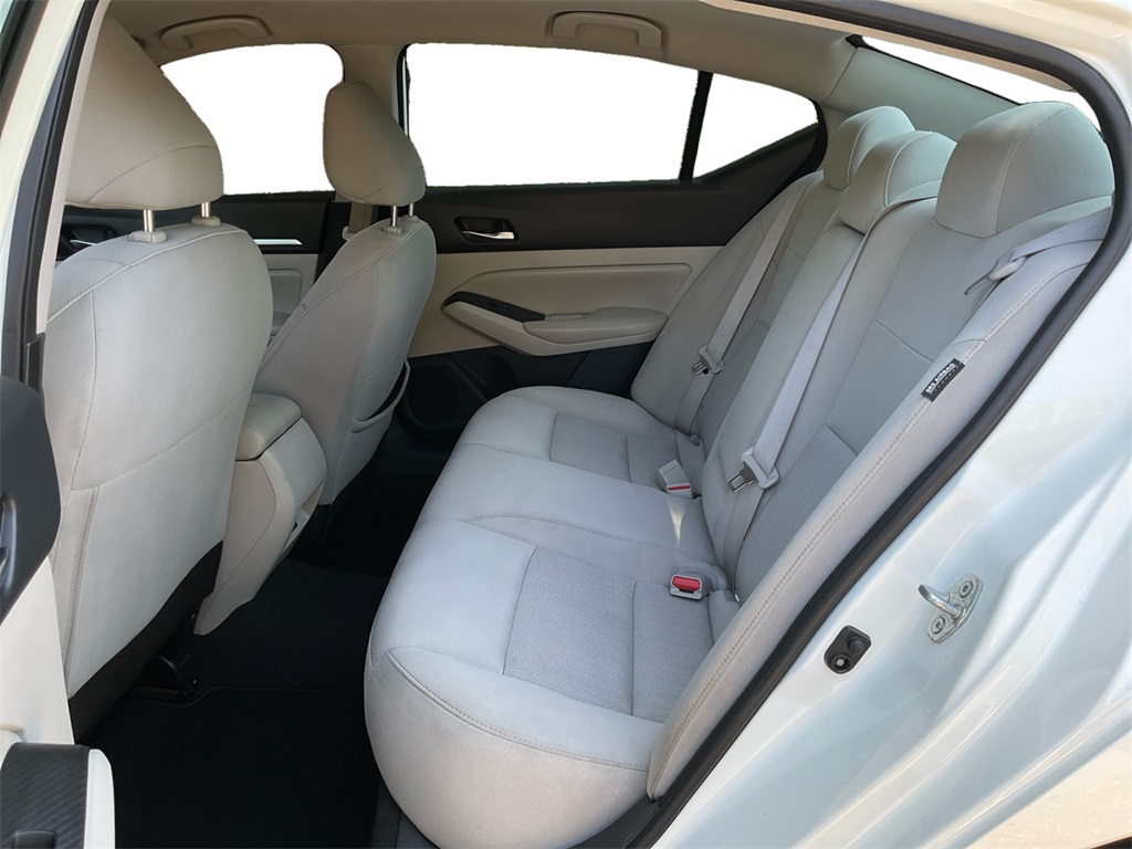 2022 Nissan Altima 2.5 SV photo 17