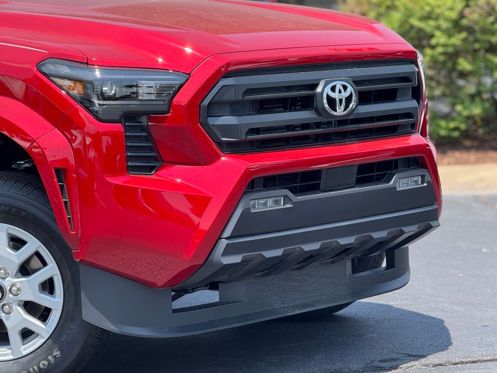 2025 Toyota Tacoma SR5 photo 4
