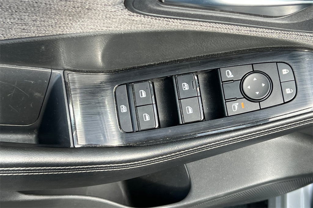 2023 Nissan Rogue SV photo 15