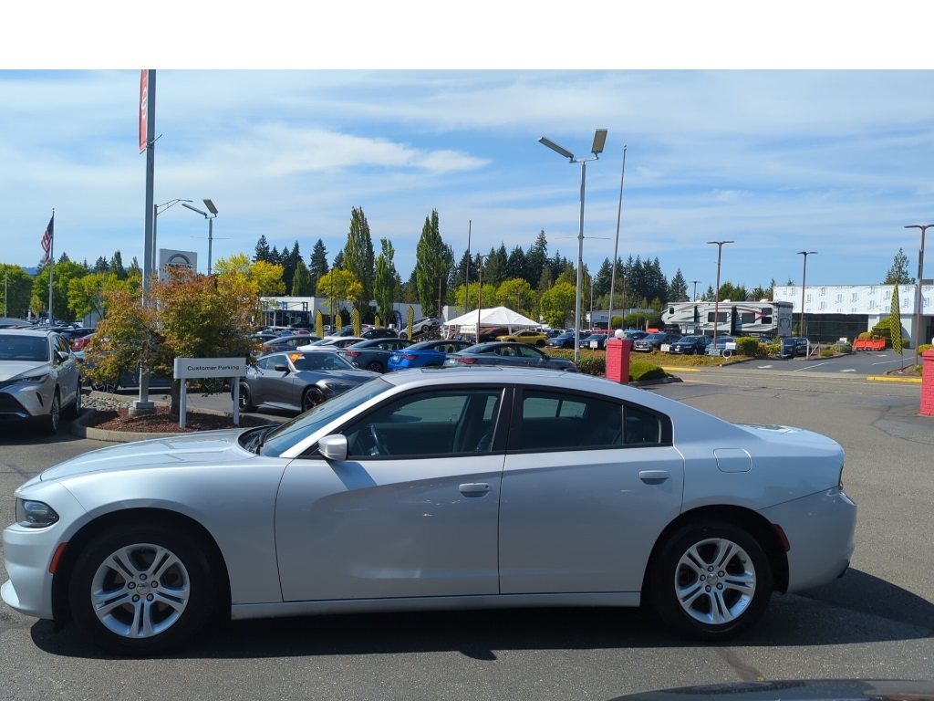 2022 Dodge Charger SXT photo 4