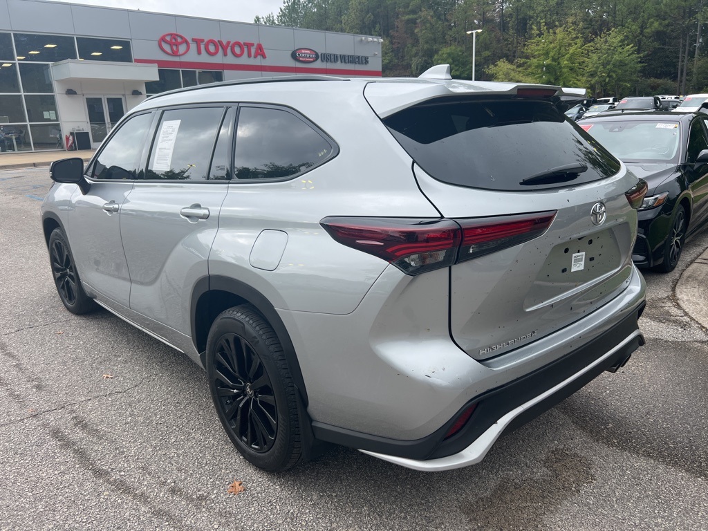 2024 Toyota Highlander XSE photo 2