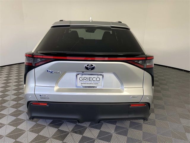 2025 Toyota bZ4X XLE photo 6
