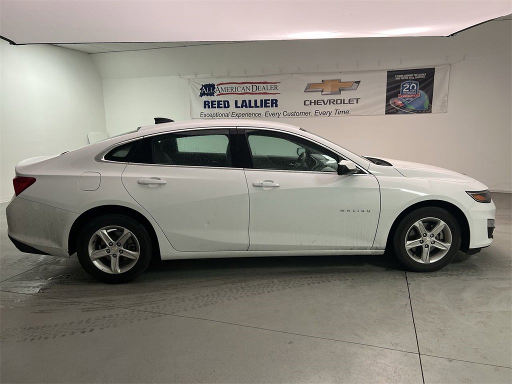 2022 Chevrolet Malibu LS photo 9