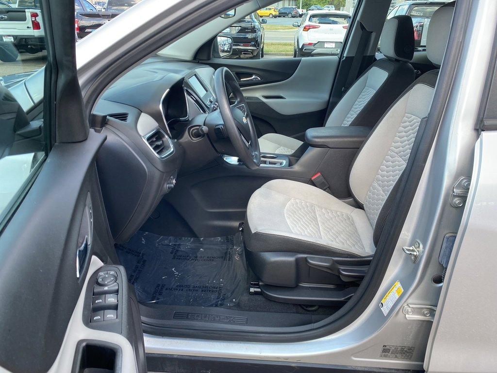 2020 Chevrolet Equinox LS photo 8