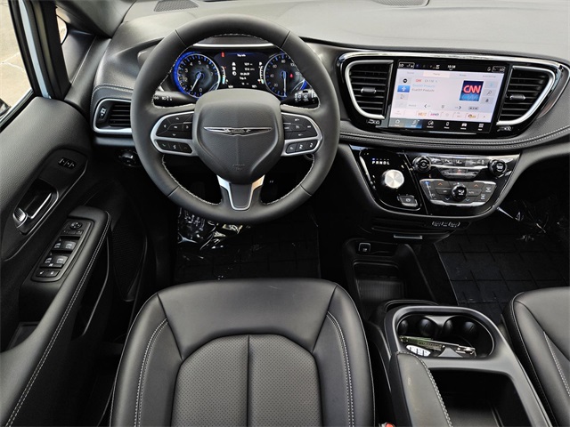 2025 Chrysler Pacifica photo 14