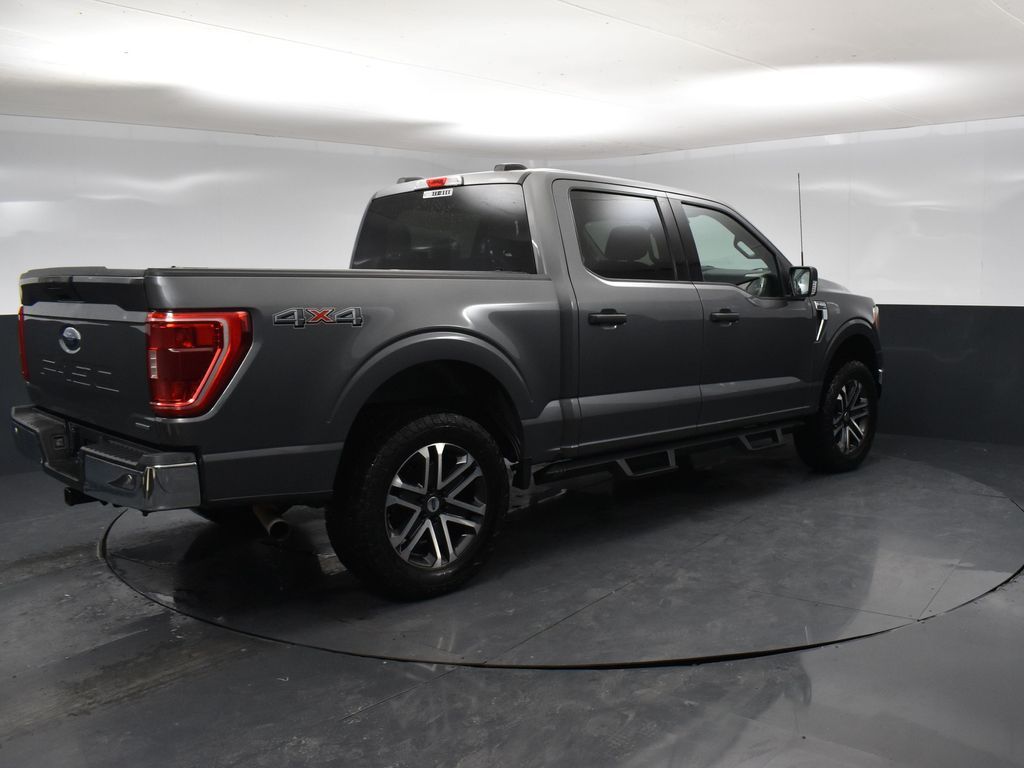 2021 Ford F-150 XLT photo 2